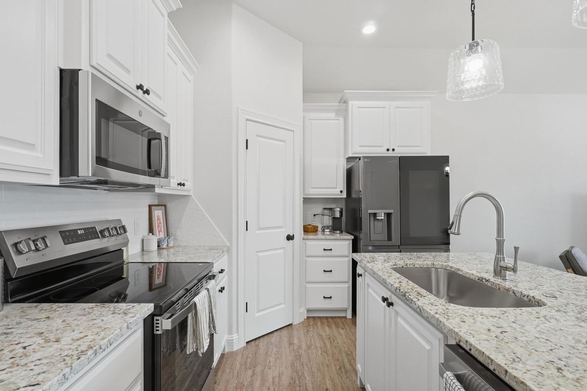 Kitchen in Wylie West furnished home